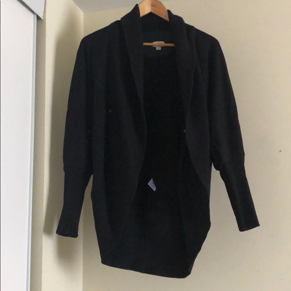 Wilfred Sweater Shrug in Black and Light Taupe